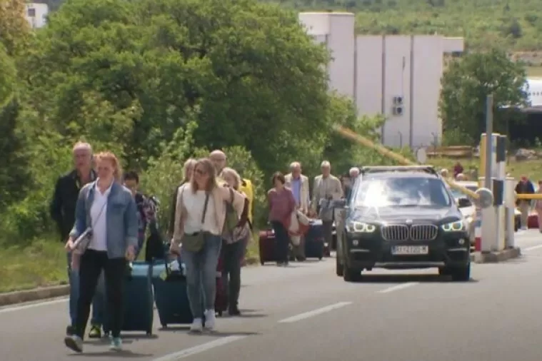 Scena s krčkog aerodroma
