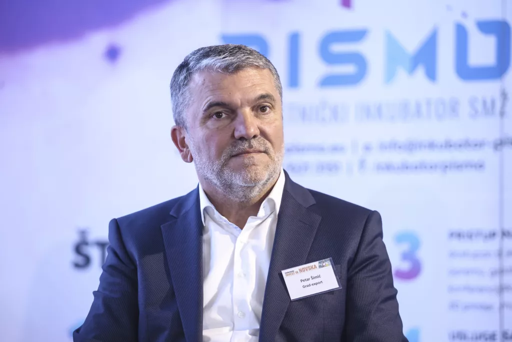 Konferencija Invest in Novska. Okrugli stol 2: "Novska moj novi dom"Petar &Scaron;imić