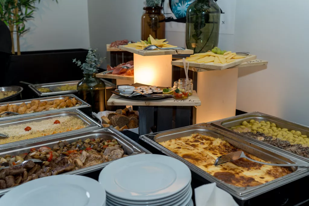 Catering a