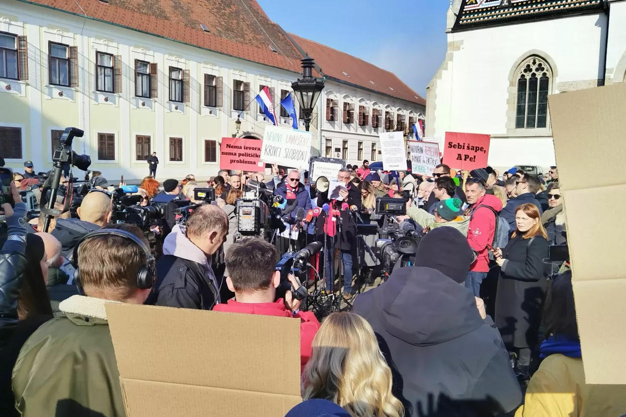 Prosvjed novinara protiv prijedloga Kaznenog zakona