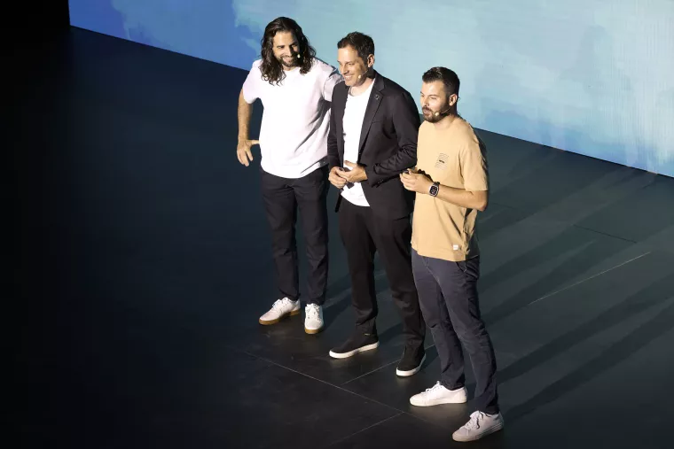 Tvrtka Mate Rimca P3 Mobility u svojem kampusu u Kerestincu je predstavila robotaksije Verne. Adriano Mudri, Marko Pejković i Mate Rimac