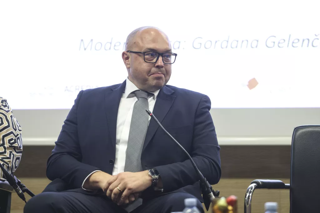11. konferencija o izvozu: Pametni znaju čemu služi izvoz.3. panel: Važnost primjene ESG principa u izvoznom poslovanju.Uro&scaron; Zajc