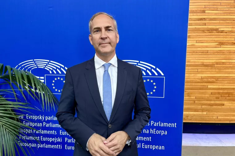 Stephen Nikola Bartulica, zastupnk u Europskom parlamentu