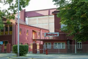 Zvečevo zgrada