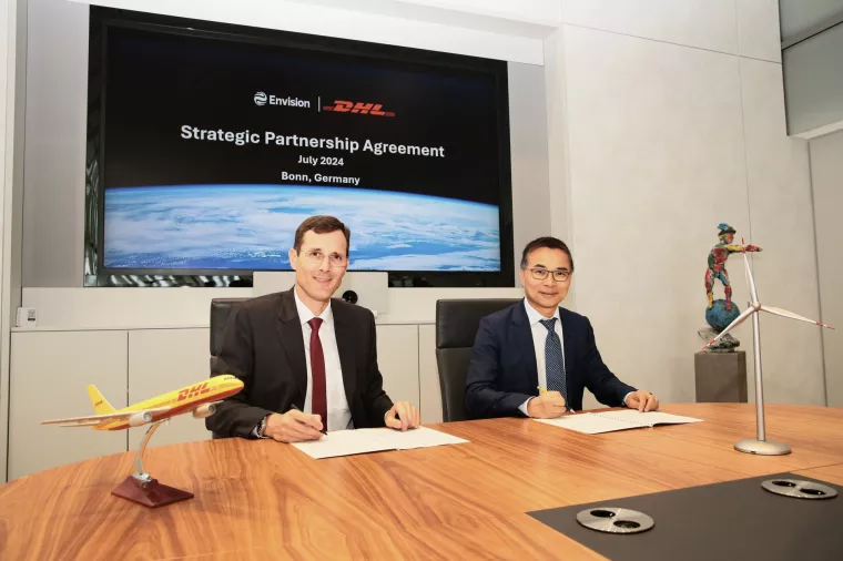 Tobias Meyer, glavni izvr&scaron;ni direktor DHL grupacije, i Zhang Lei, izvr&scaron;ni direktor Envision grupe.