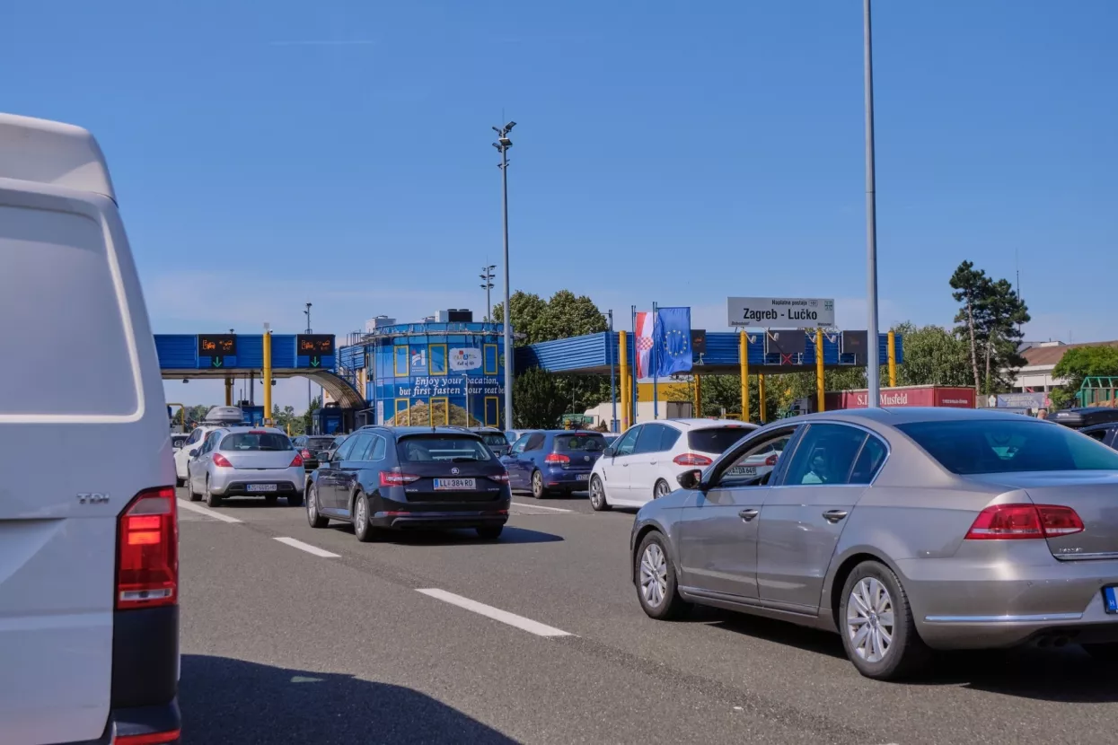 Lučko, Hrvatska, autocesta, naplatne kućice, Zagreb