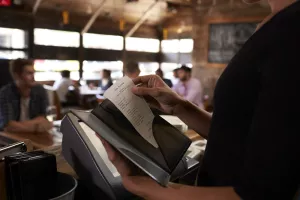 dinamičke cijene, dynamic pricing, cijene, restoran, napojnica, cijena, računi,