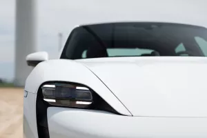 0Porsche Taycan Turbo