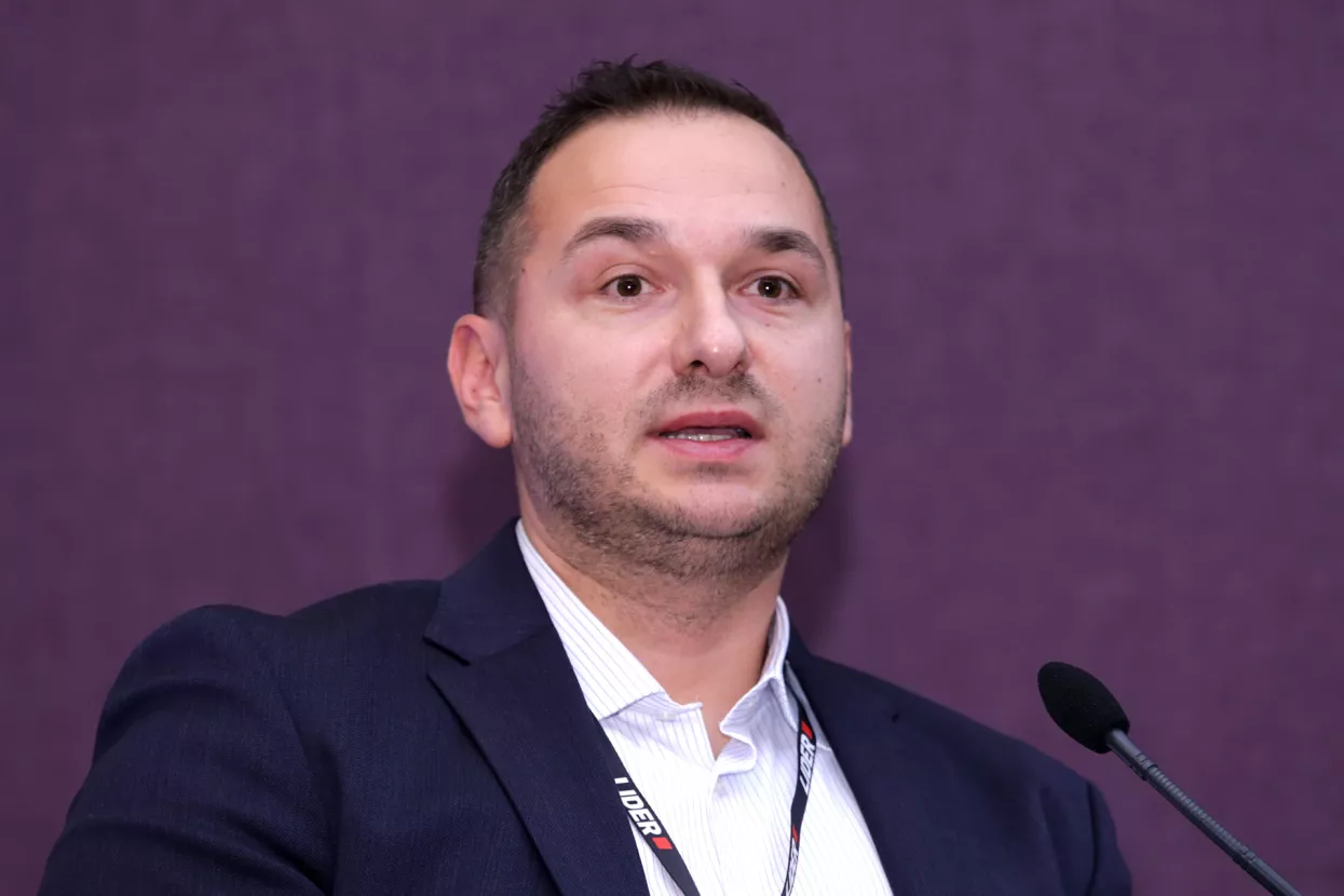 10. Međunarodna konferencija o kontrolingu, C- Panel: Krizni menadžment novog doba. Dinko Magazin