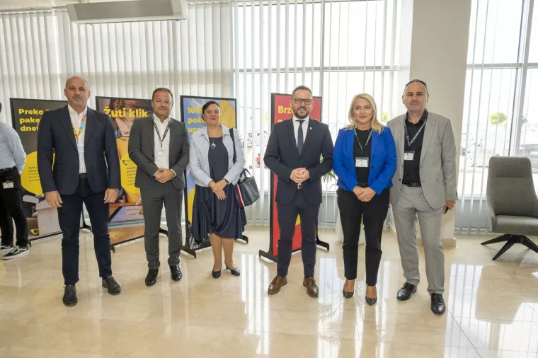 Ivan Čulo, predsjednik Uprave, Hrvoje Parlov, član Uprave, Ivančica Urh, predsjednica Nadzornog odbora, Kre&scaron;imir Ačkar, gradonačelnik Velike Gorice, Ivana Mrkonjić, članica Uprave, i Sini&scaron;a &Scaron;ukunda, član Uprave