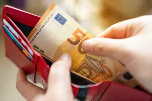 Euro, euri, novac, mladi, financije