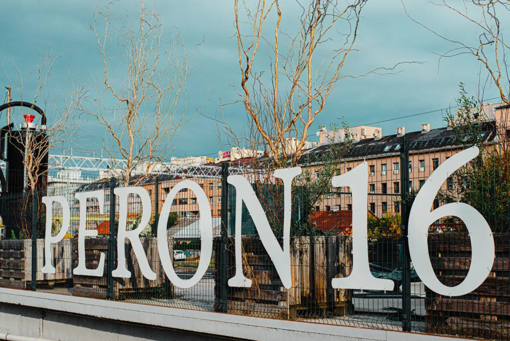 Peron 16 logo
