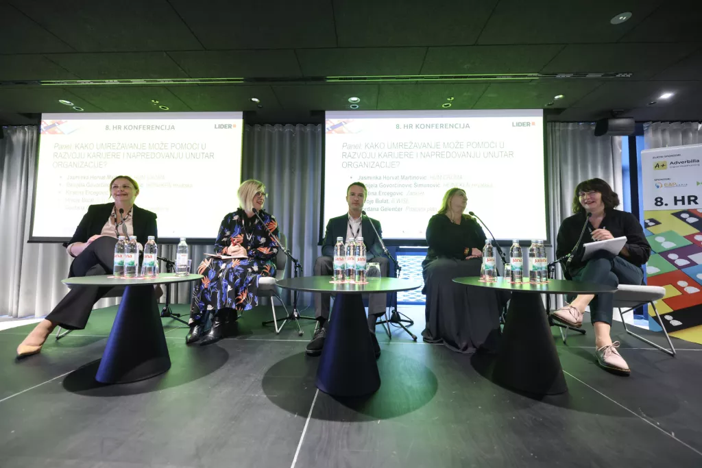 8. HR konferencijaPanel: Kako umrežavanje može pomoći u razvoju karijere i napredovanja unutarorganizacije?Kristina Ercegović, Danijela Govorčinović &Scaron;imunović, Hrvoje Bulat, Jasminka Horvat Martinović, Gordana Gelenčer