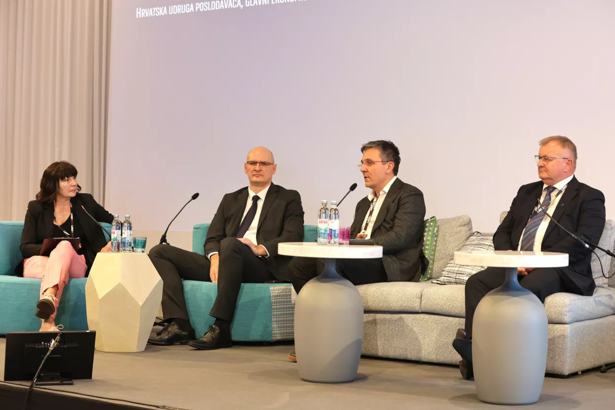 48 SATI 2024. Okrugli stol "Novi paketi poreznih reformi" Gordana Gelenčer, Božidar Kutle&scaron;a, Hrvoje Stojić i Željko Turk