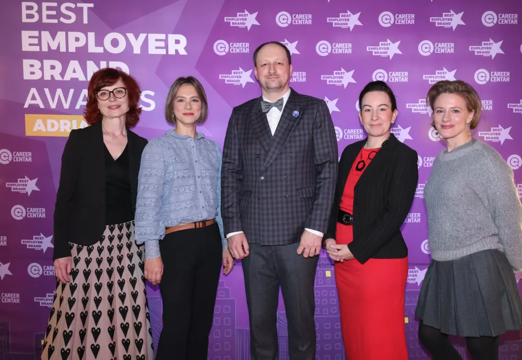 Stručni žiri: Aleksandra Kregar, Jelena Mucić, Vladimir Benić, Mirna Koričan Lajtman, Jelena Jelu&scaron;ić