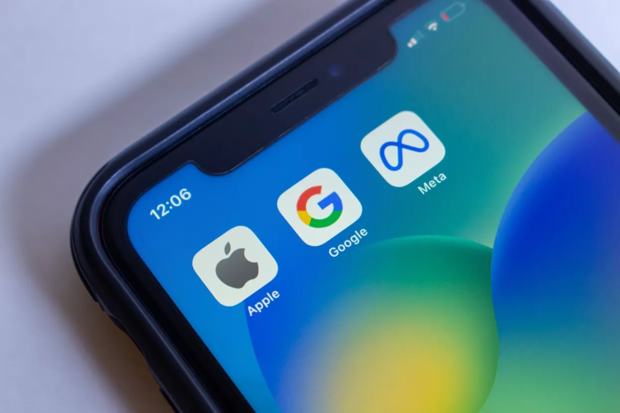 Apple, Meta, Google