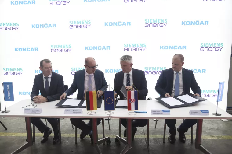 Potpisivanja Sporazuma o zajedničkom pothvatu između Končara i Siemensa. Stefan Klaassen, Tim Holt, Gordan Kolak, Josip Lasić