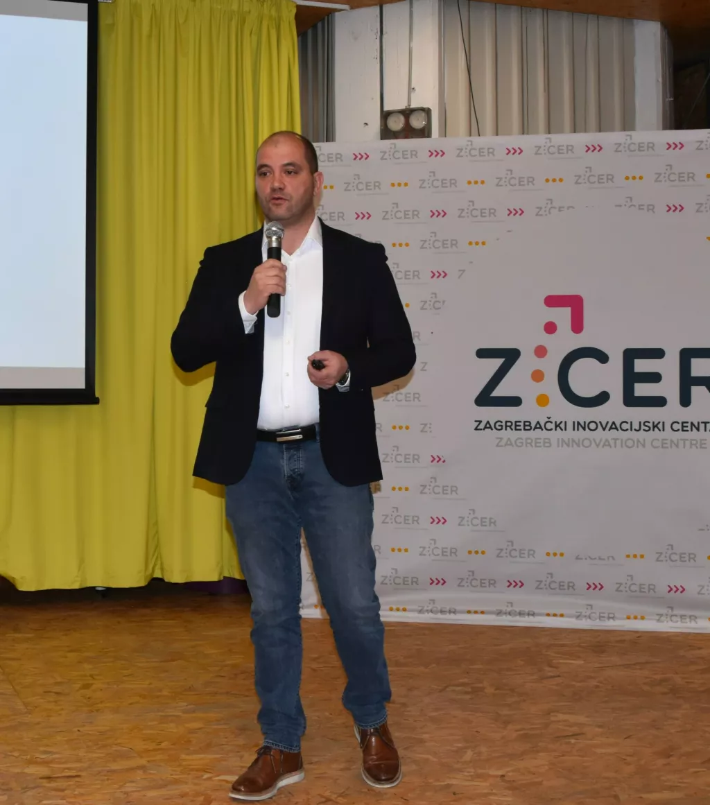 Frane &Scaron;esnić, Zicer