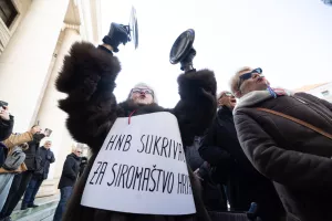 Platforma potro&scaron;ača "Halo inspektore!" organizirala je prosvjed ispred Hrvatske narodne banke protiv inflacije i poskupljenja.