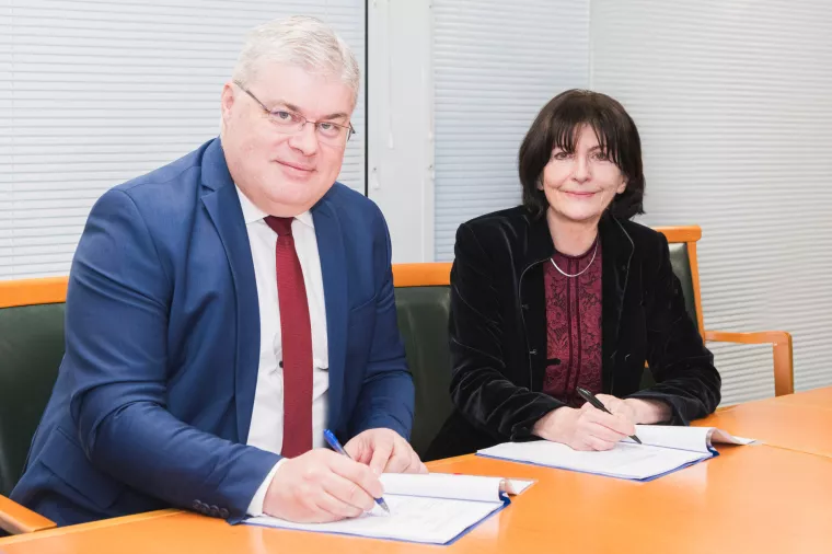 Goran Kraljević, predsjednik Uprave HT-a Mostar i Gordana Kovačević, predsjednica Ericssona Nikole Tesle