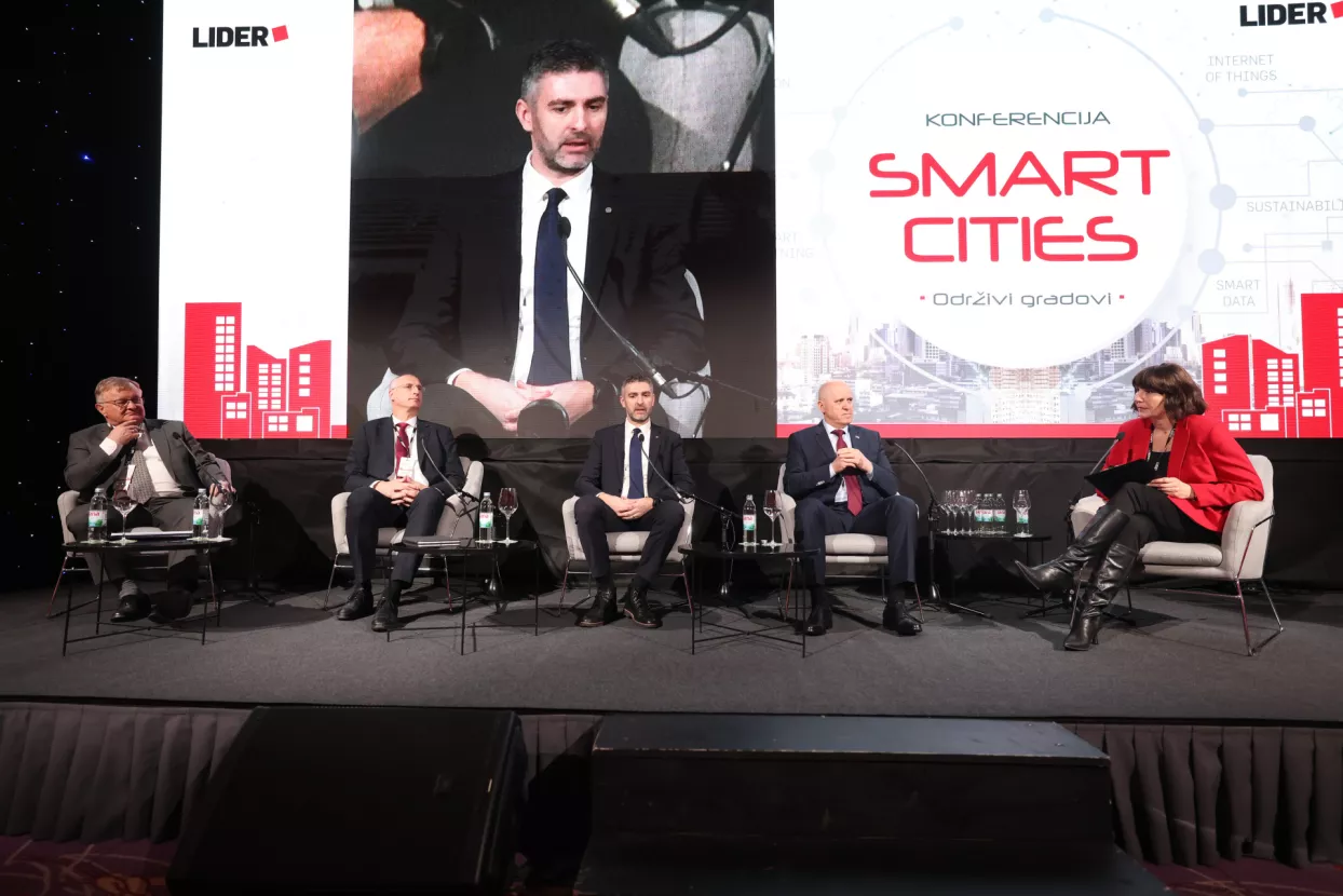 Smart cities 2025.Panel:Urbanizam i priu&scaron;tivo stanovanje.Željko Turk, Ivica Puljak, Mato Franković, Branko Bačić, Gordana Gelenčer.