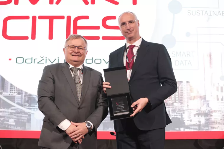 Smart cities 2025.Dodjela nagrada za inovacije i najbolju praksu gradova.Željko Turk, Ivica Puljak.