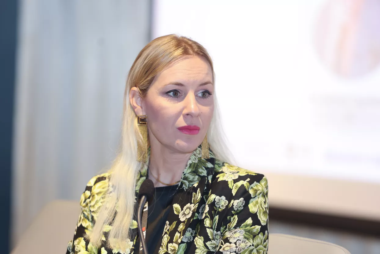 Budućnost obiteljskih tvrtki. Generacijska tranzicija: izazovi i prilike.One-on one.Eva Usmiani Capoblanco