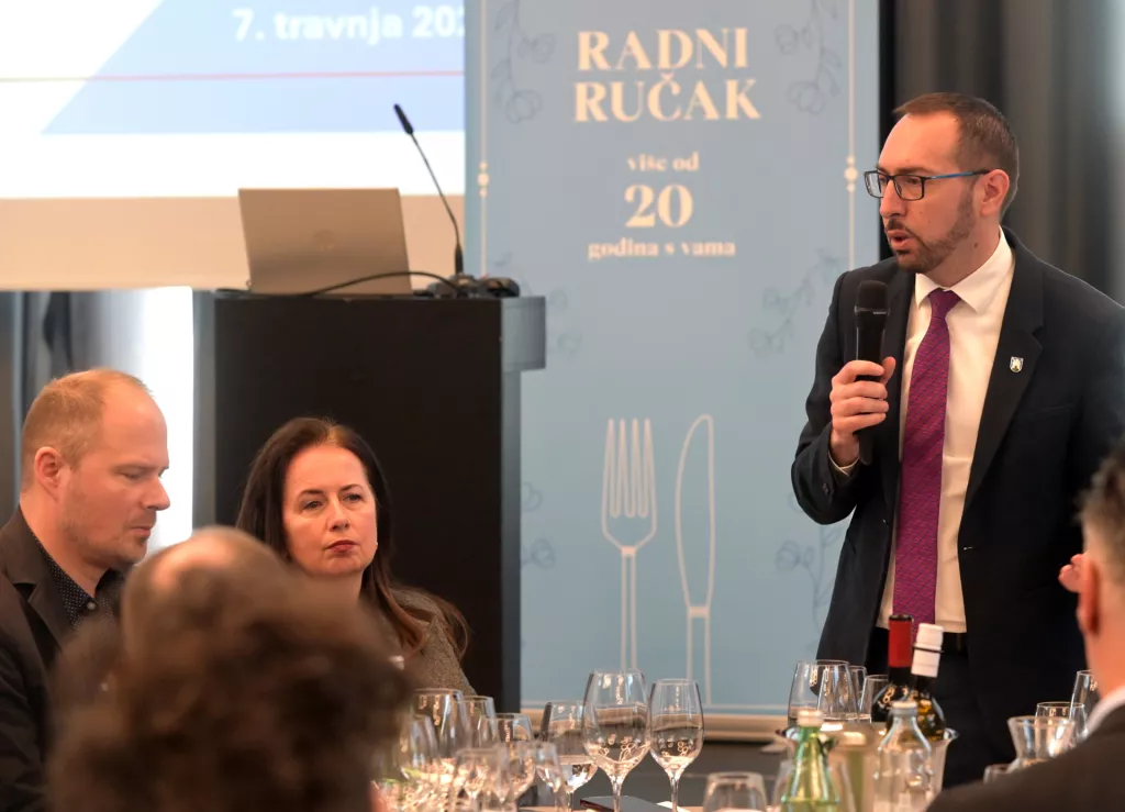 Luka Korlaet, Irena Weber, Tomislav Toma&scaron;ević