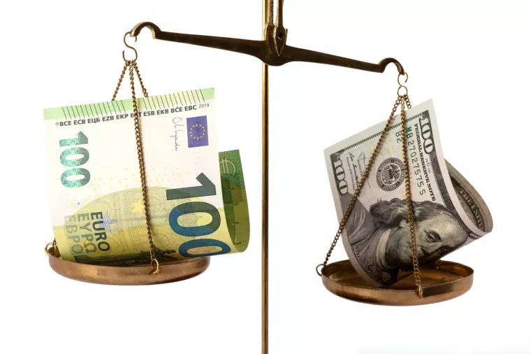 Euro, dolar
