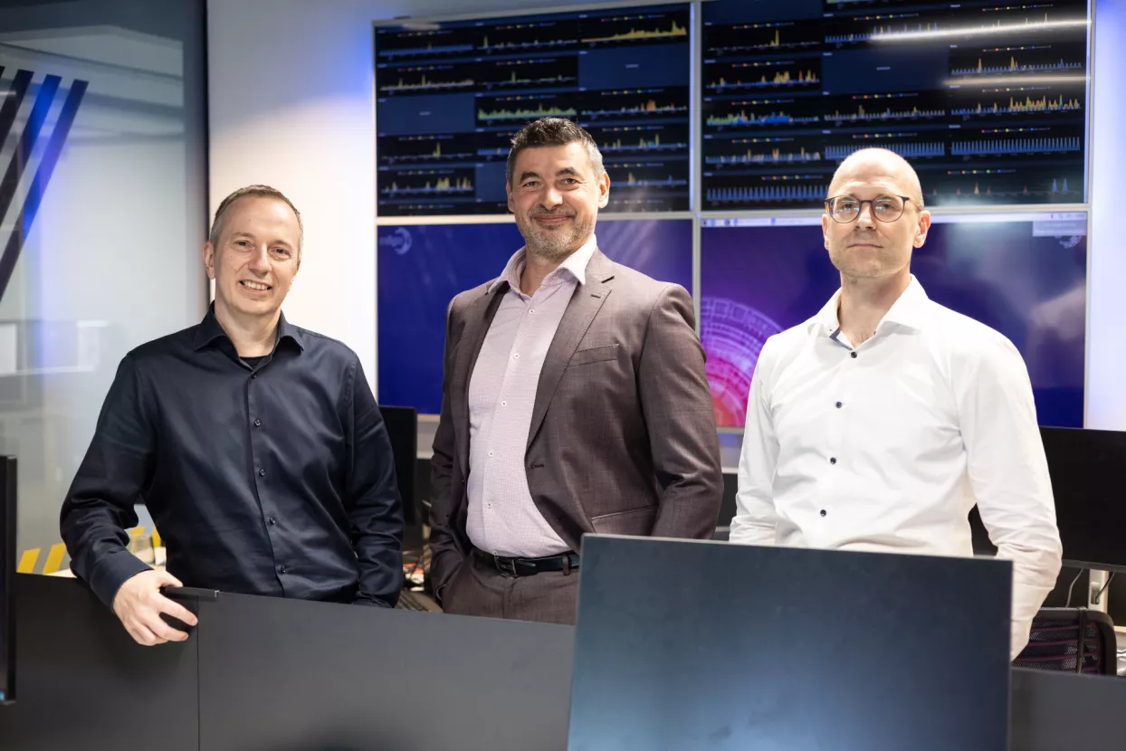 Bojan Ždrnja, Hrvoje &Scaron;egudović,Sa&scaron;a Ju&scaron;ić. Tvrtka Infigo IS.