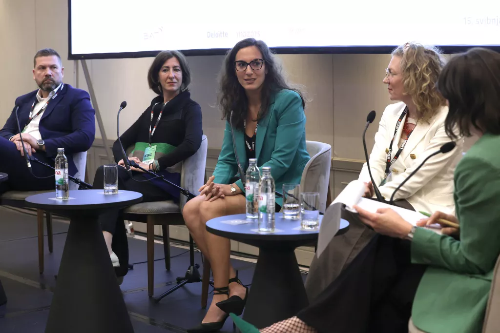 Konferencija ESG 2025. Panel "Održiva Europa - iskustva iz prakse" Vladimir Sabo, Judita Cuculić Župa, Carlotta Logli, Antonija Mr&scaron;ić Radas i Gordana Gelenčer