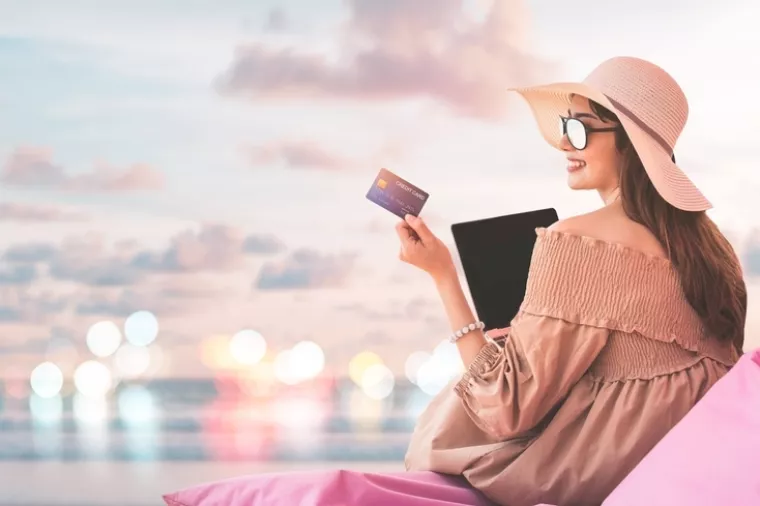 putovanje, digitalno plaćanje, putovanja, digitalna plaćanja, kreditna kartica, kartično plaćanje, turist, godi&scaron;nji odmor, tro&scaron;enje, tro&scaron;kovi