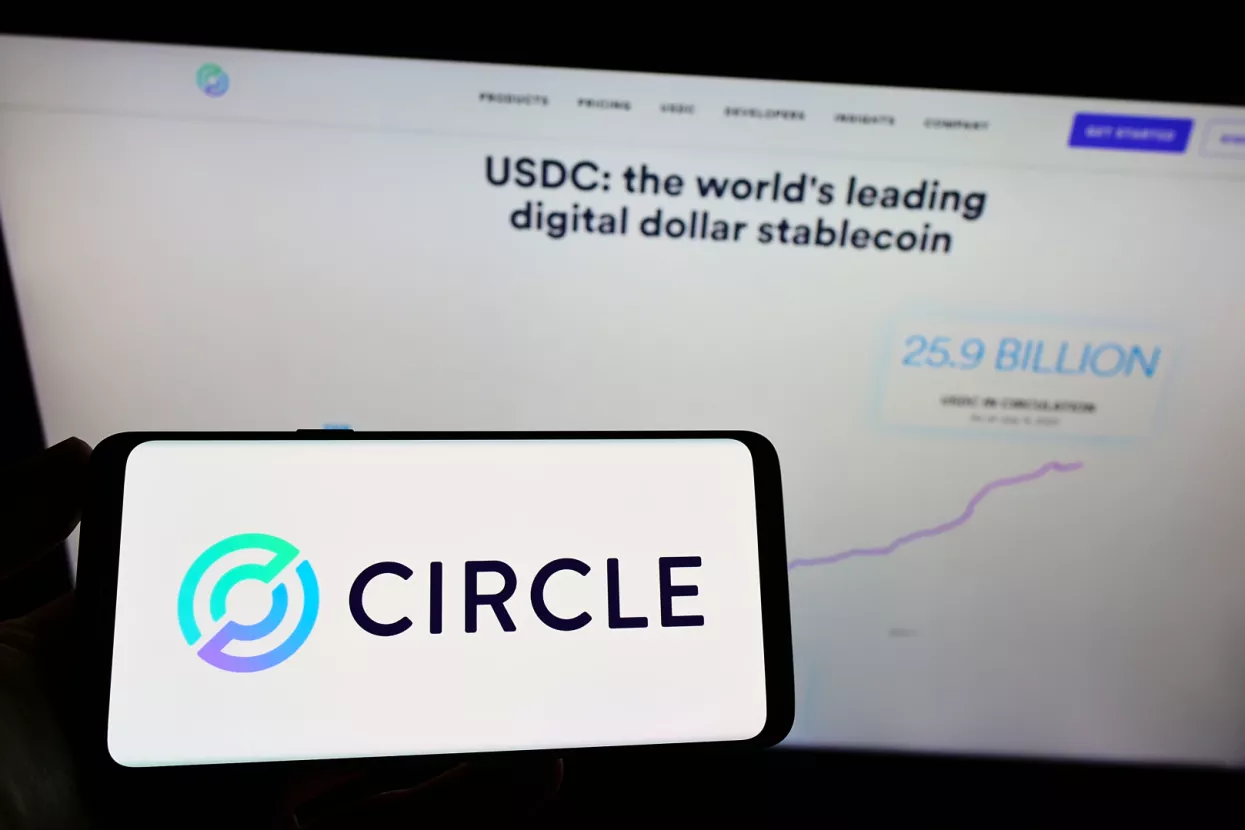  Circle logo