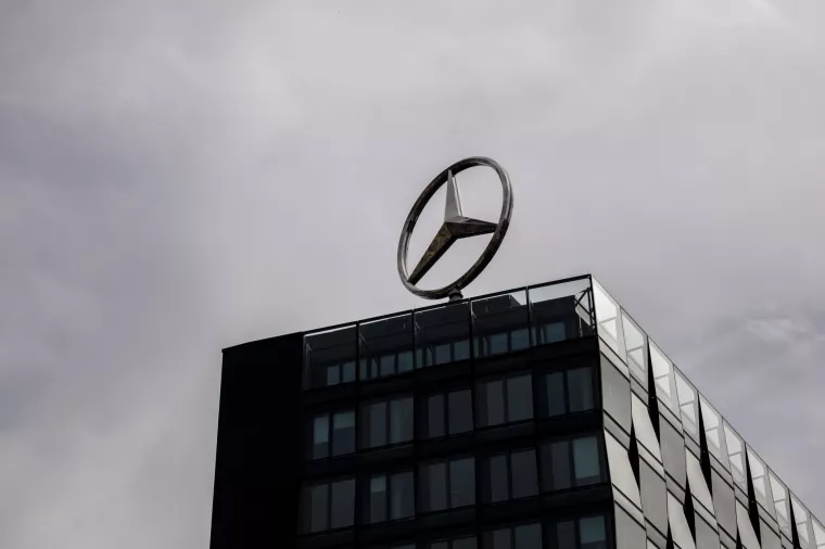 Mercedes logo zgrada