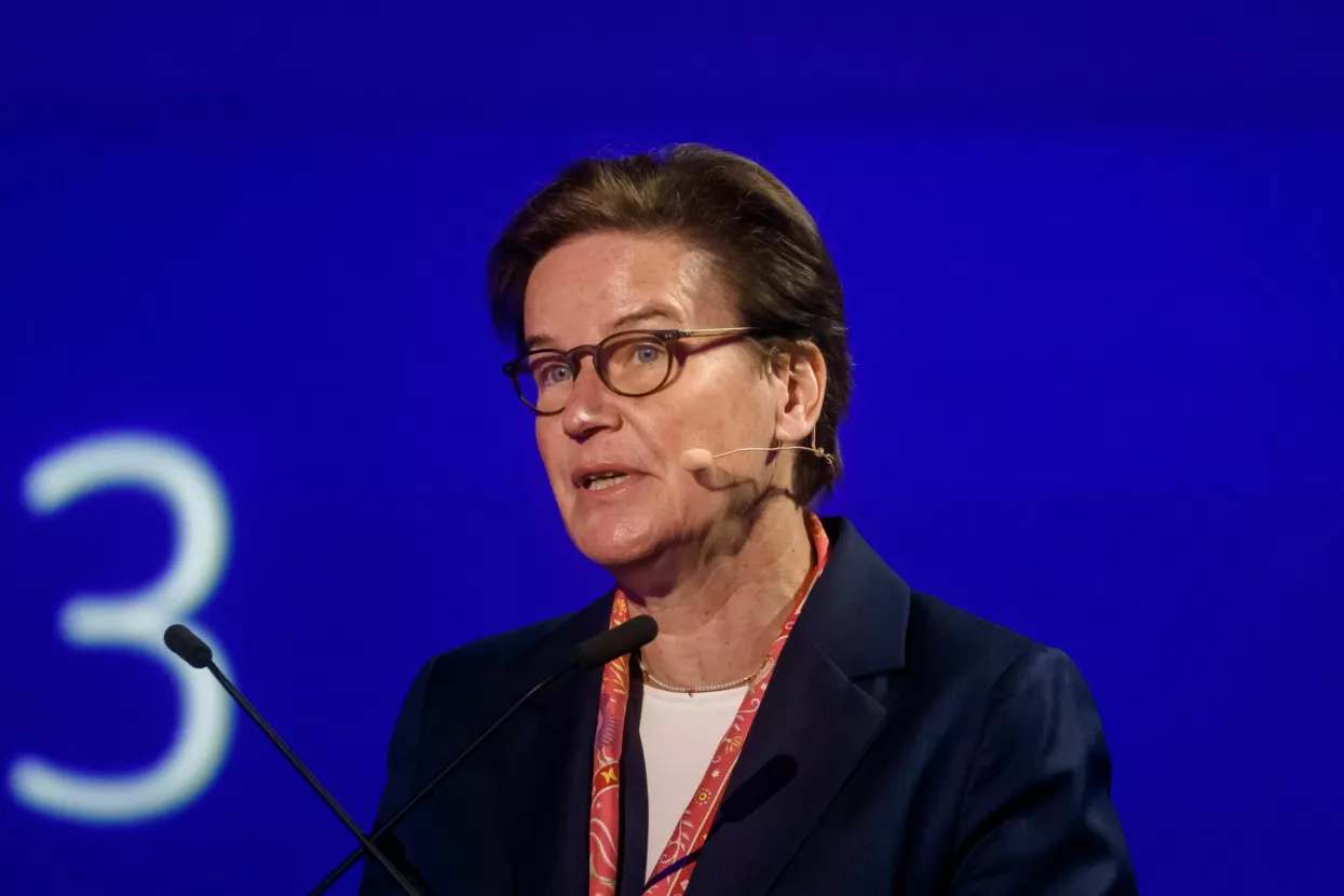 Verena Ross