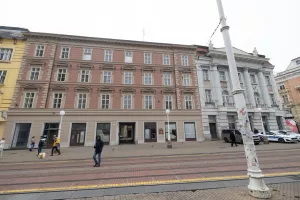 Zgrade na Trgu bana Jelačića 12 i Pra&scaron;koj 1.