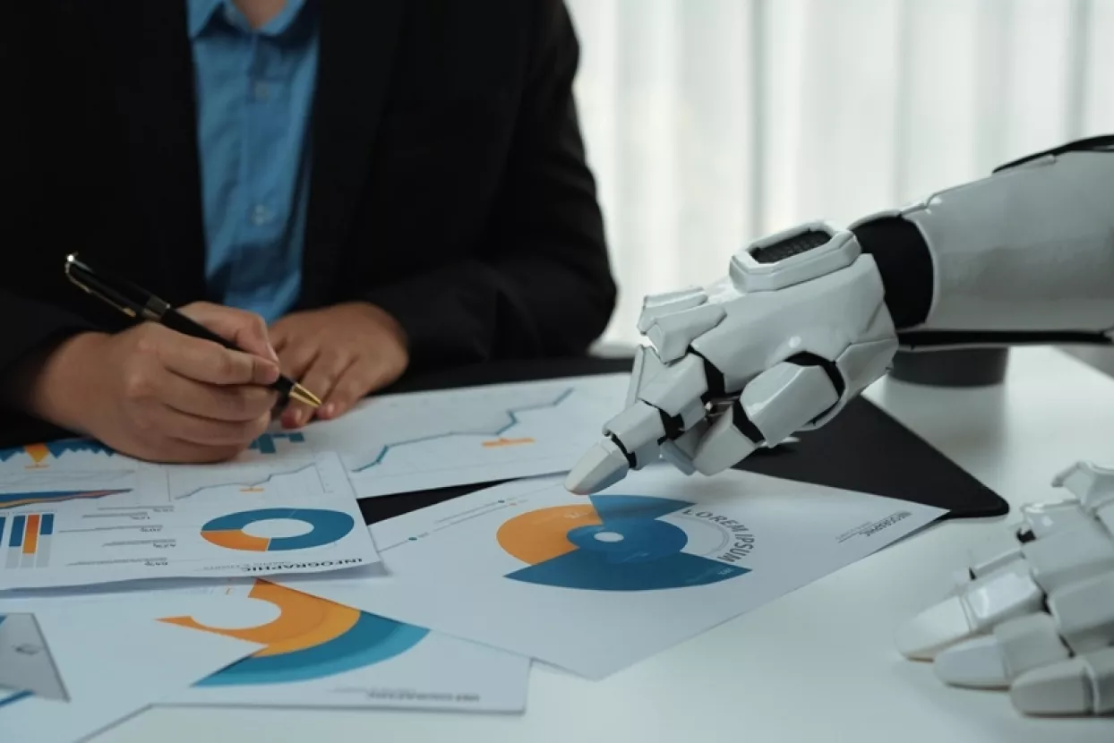 Umjetna inteligencija, roboti, robotska ruka, humanoidni robot, projekt, prijava projekta, AI, EU projekt AI