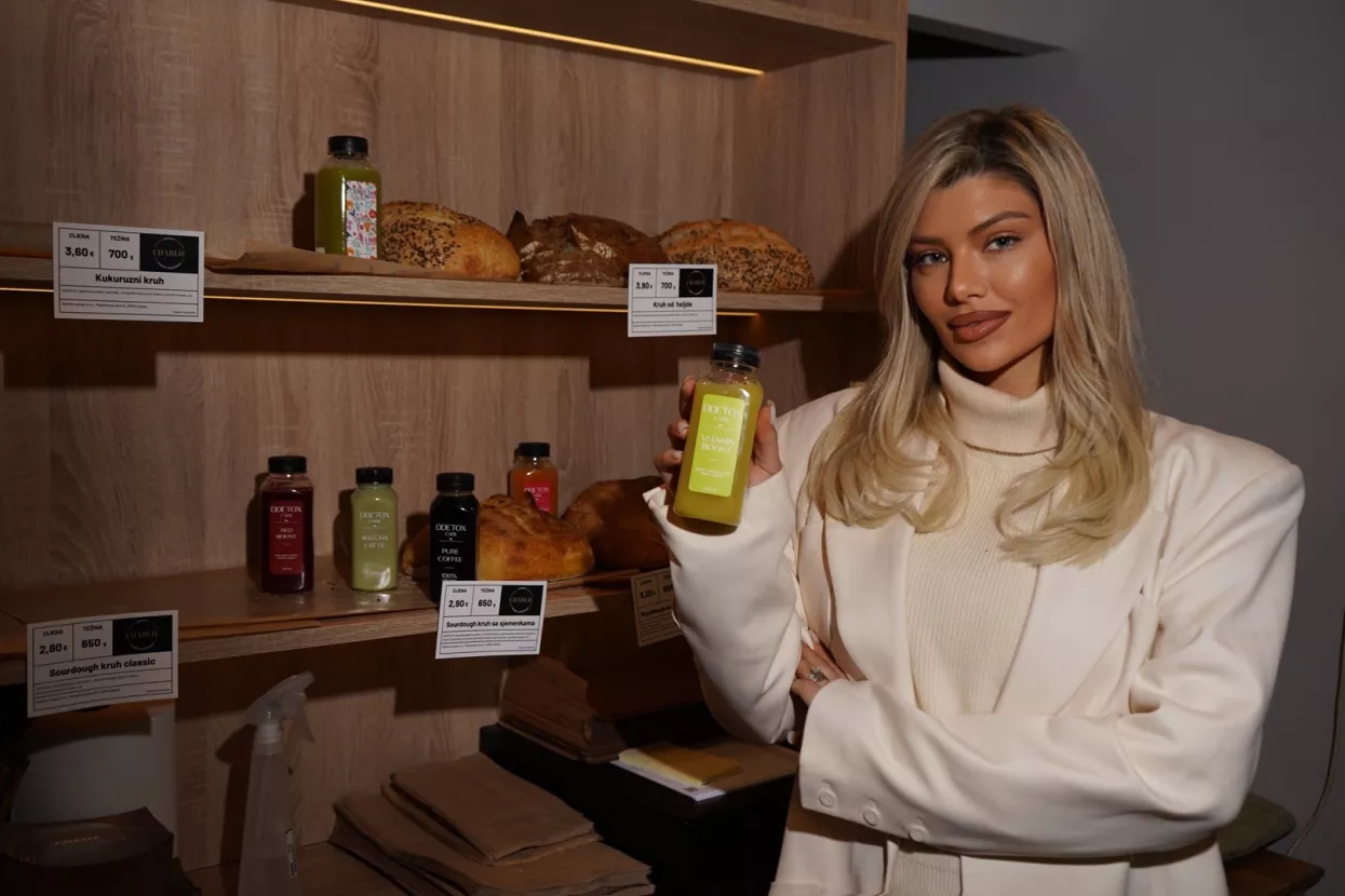 Spajanje brendova DDetox i Charlie Bakery_1