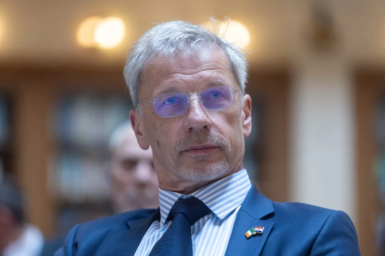 Predavanje Ante Čičin- &Scaron;ain u organizaciji Hrvatske narodne banke (HNB). Guverner HNB-a Boris Vujčić.