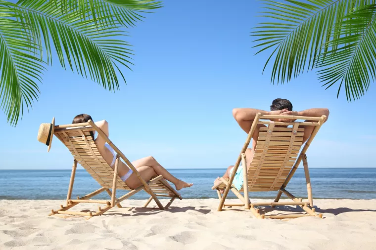 Turizam, sezona, par, odmor, ljetovanje, plaža, sunce, more