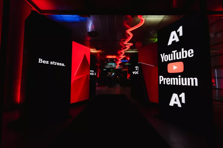 A1 i YouTube