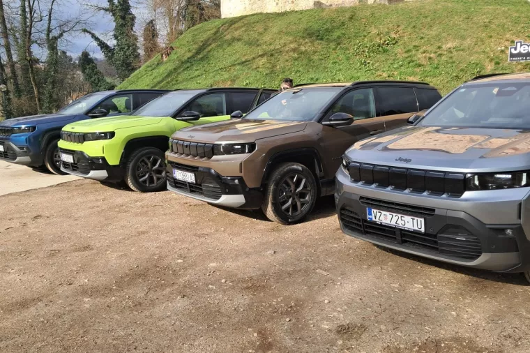 Jeep Compas boje