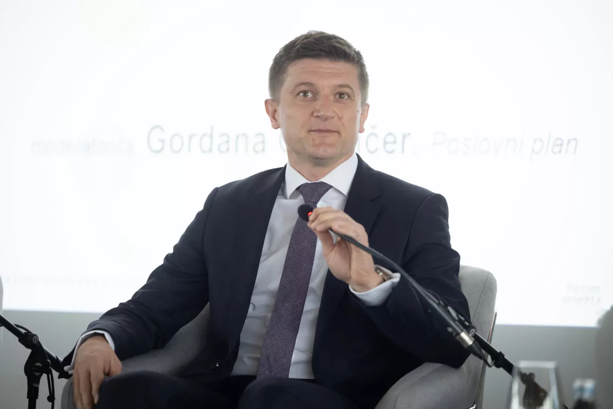 Nagrada "Hrvoje Mateljić"Okrugli stol: "Turizam- spasitelj ili ucjenjivač hrvatskog BDP-a?"Zdravko Marić