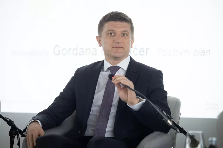 Nagrada "Hrvoje Mateljić"Okrugli stol: "Turizam- spasitelj ili ucjenjivač hrvatskog BDP-a?"Zdravko Marić