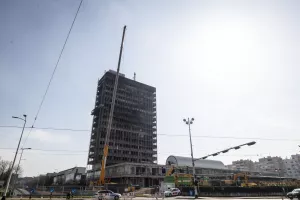 Počelo je ru&scaron;enje Vjesnikovog nebodera.