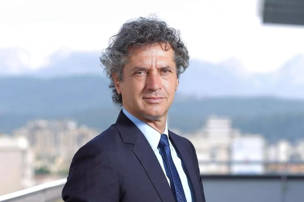 Robert Golob