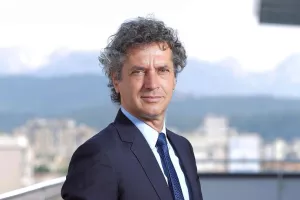 Robert Golob