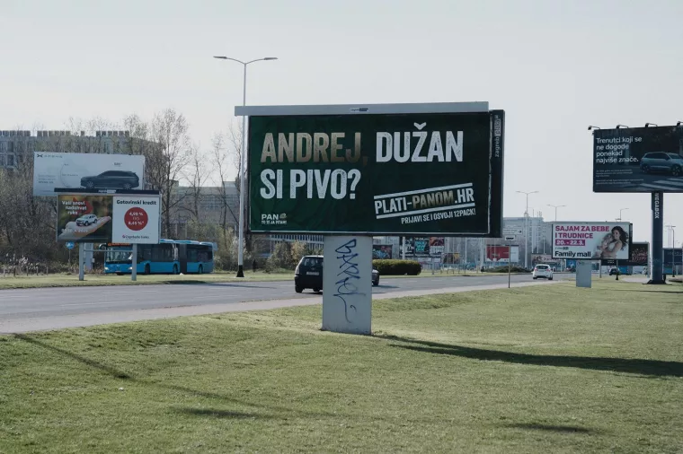 Pan billboard