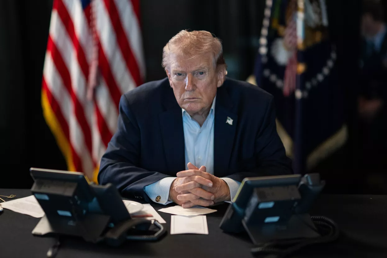 President Donald J. Trump oversees Operation Epic Fury at Mar-a-Lago, Palm Beach, FL, March 1, 2026. (White House photo by Daniel Torok)
