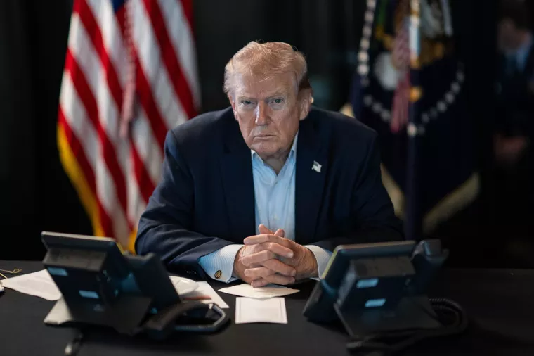 President Donald J. Trump oversees Operation Epic Fury at Mar-a-Lago, Palm Beach, FL, March 1, 2026. (White House photo by Daniel Torok)